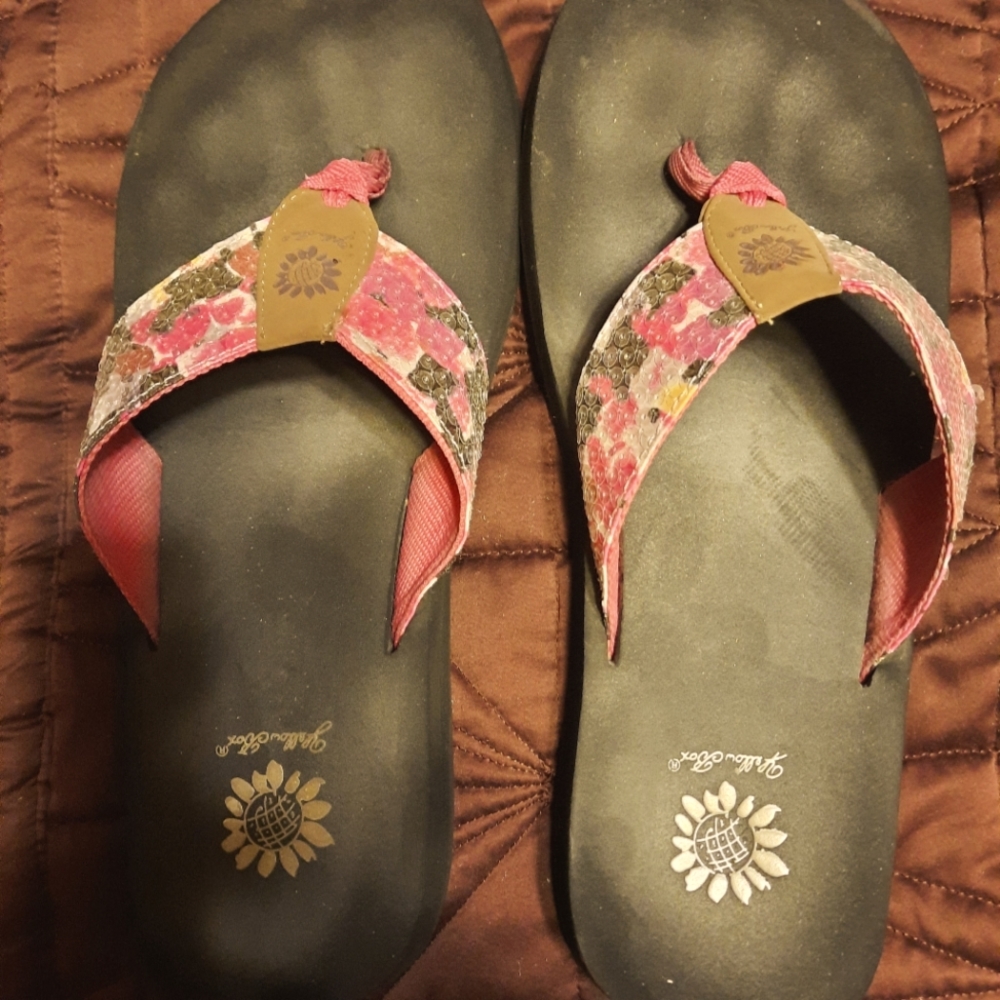 Yellowbox size 10
